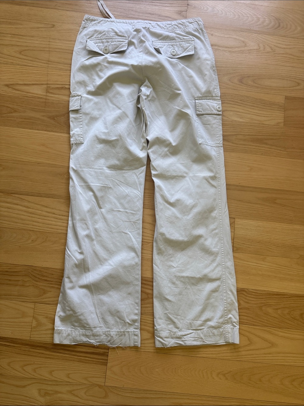 Old Navy Size 4 Khaki Cargo Flare Pants 100% Cotton Wide Leg Y2K Utility - Picture 5 of 14
